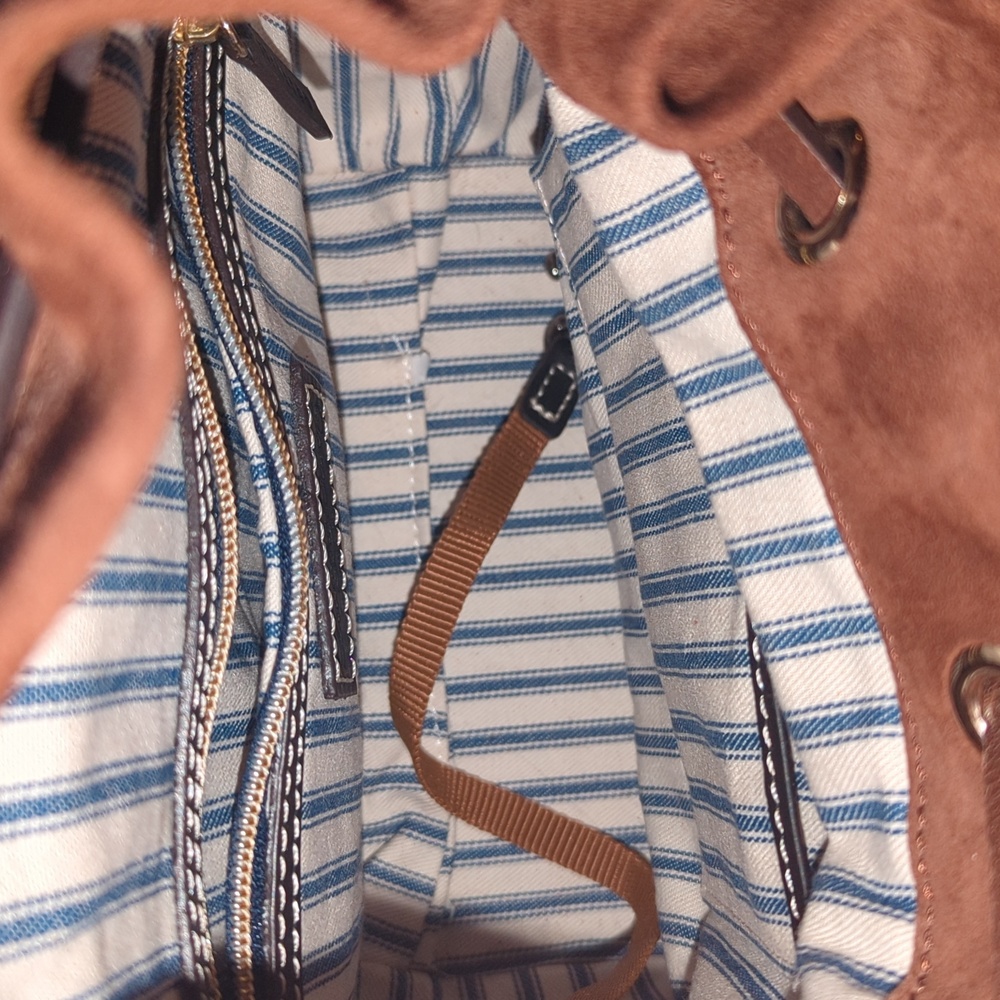 Dooney & Bourke cinch top Crossbody bag - Picture 9 of 11